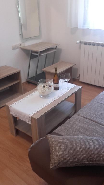 Apartment Pavlesic Слуни Экстерьер фото